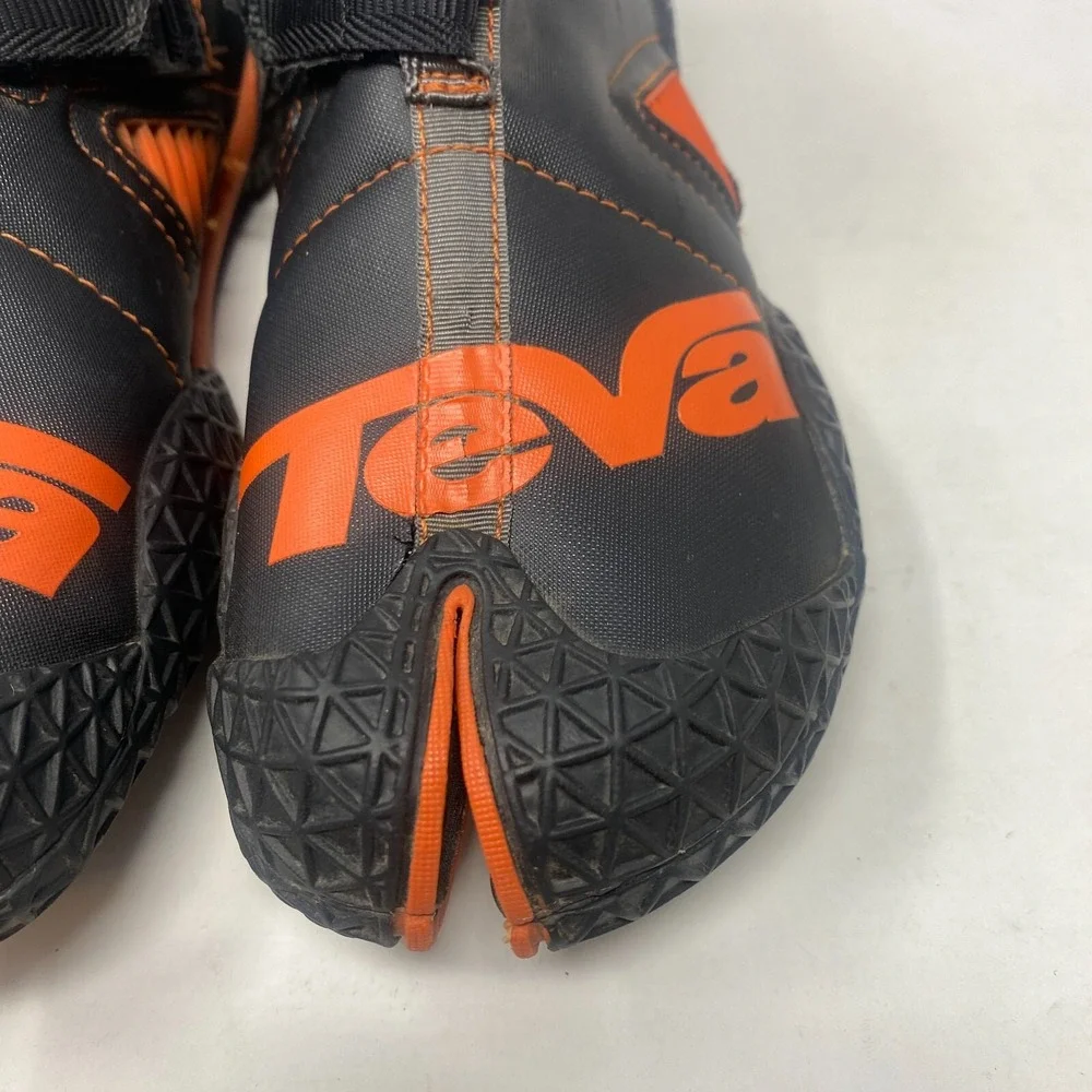 TEVA Hybrid‎ Split Toe Gray Orange Slip On Outdoor Water Shoes Youth Size 4